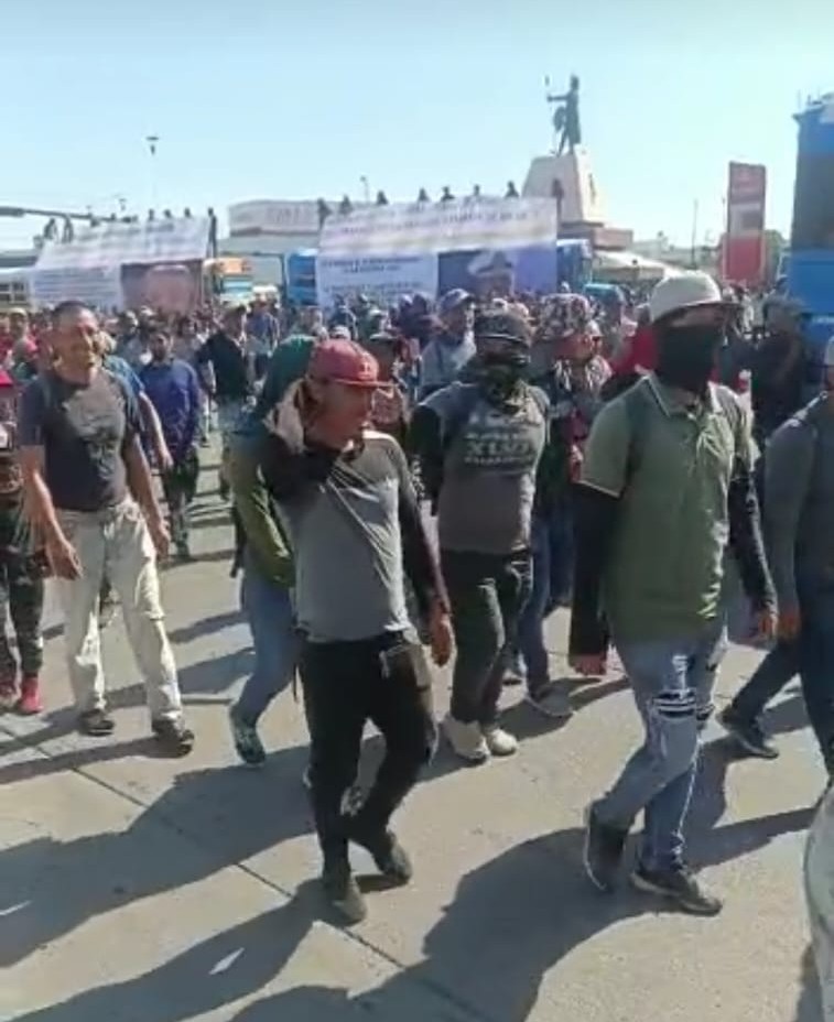 Acarrean trabajadores del campo, para protestar por desapariciones y supuestas ejecuciones extrajudiciales